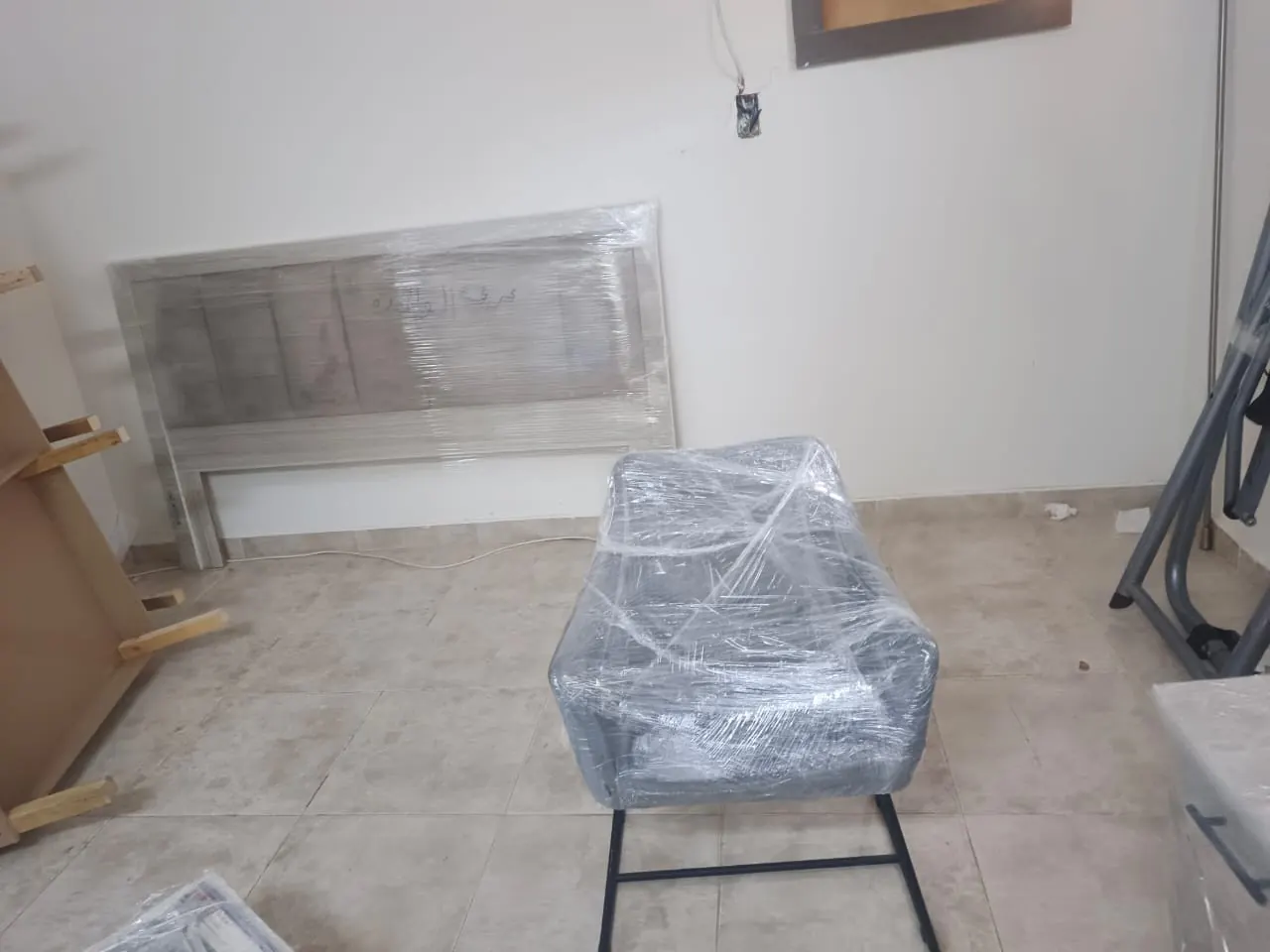 عمالة مدربة في نقل الأثاث